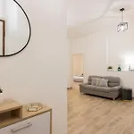 Central Modern Apartment - Trastevere & Vaticano